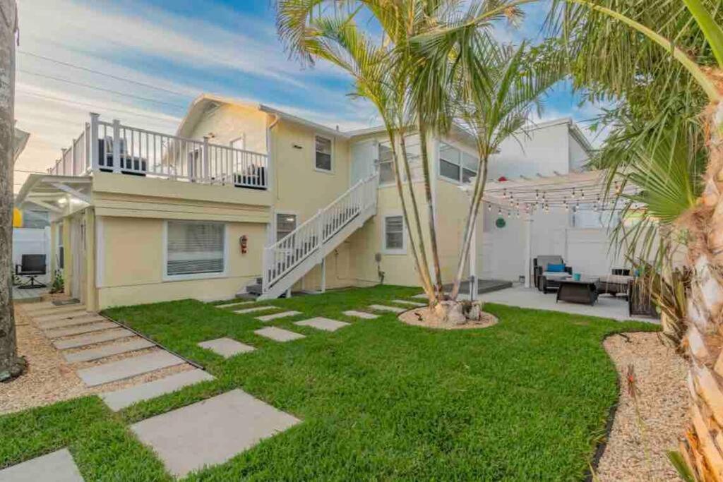 Lovely 2 Bedrooms, Steps Away From The Beach. Bradenton Beach Exterior photo