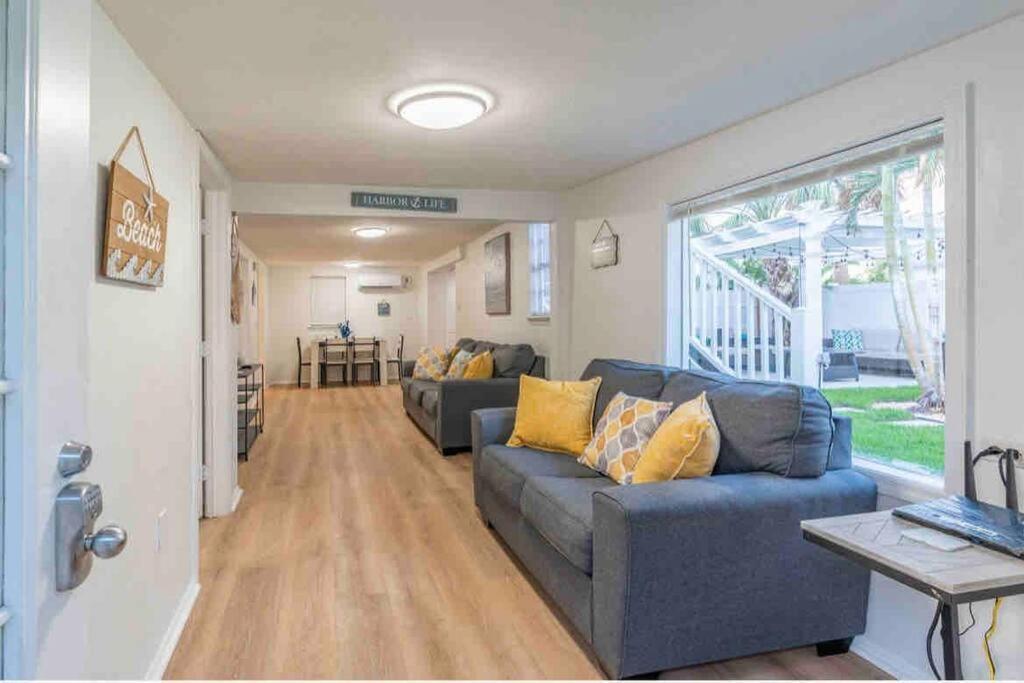 Lovely 2 Bedrooms, Steps Away From The Beach. Bradenton Beach Exterior photo